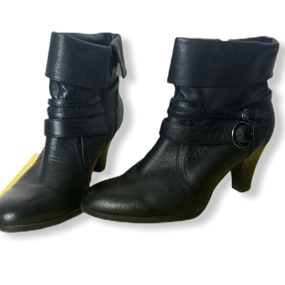 St. John’s Bay Black Genuine Leather Ankle Heel Boots Size 8.5